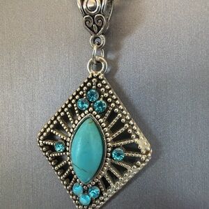 Southwest Style Turquoise Color Cabochon Silver Tone Necklace with Blue Accents